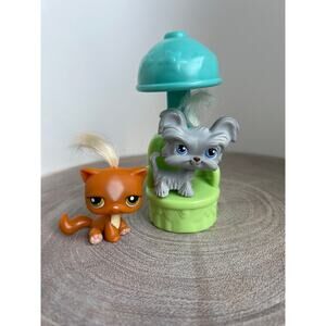 Littlest Pet Shop LPS Salon Chair with 2 Pets Magnetic Replacement Parts G1